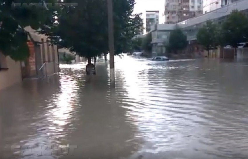 Анапу Бог миловал, а вот в Новороссийске потоп, улицы превратились в горные реки