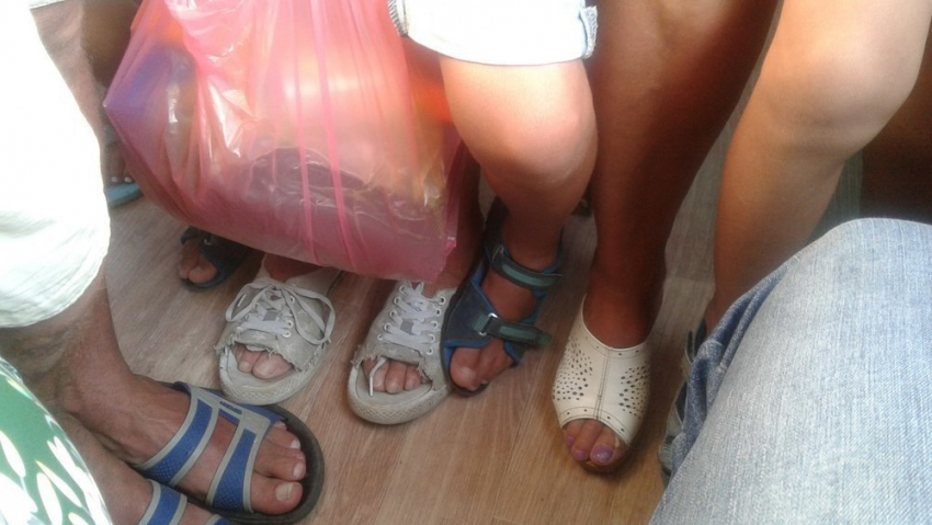 Новый тренд анапской моды: сланцы со шнурками