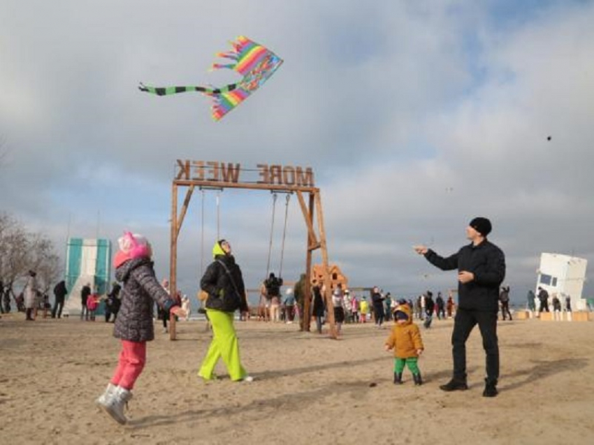 В Анапе состоялся фестиваль воздушных змеев. Чем еще порадует программа MORE WEEK