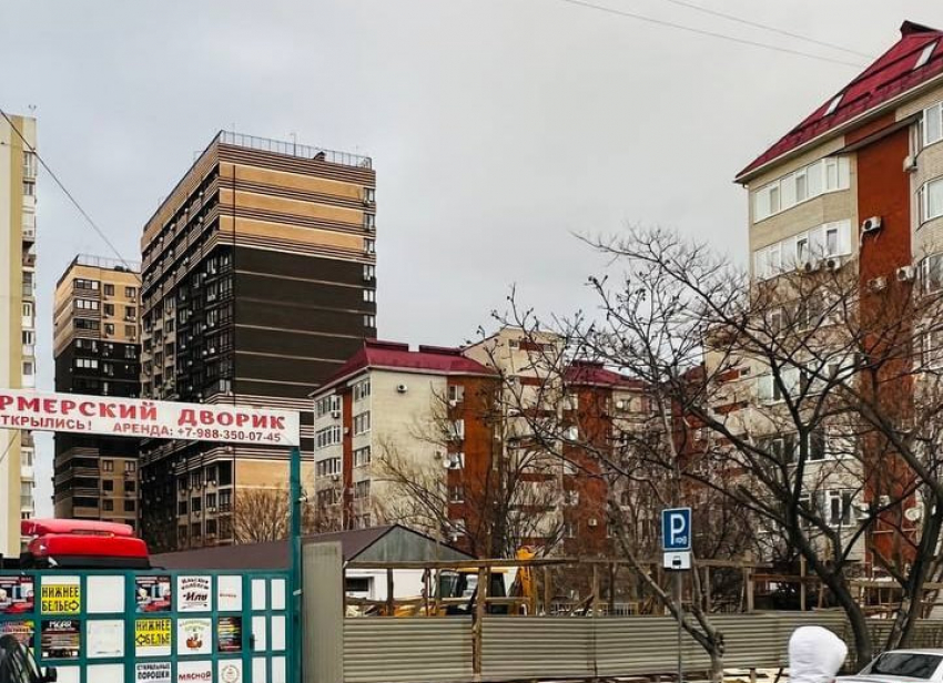 В Анапе продолжается снос построек на рынке «Промышленная 5»