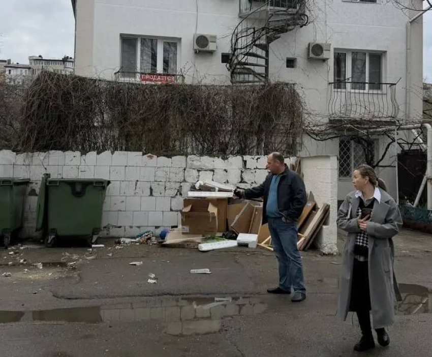 Первый замглавы Анапы проверил городские улицы и раскритиковал УК