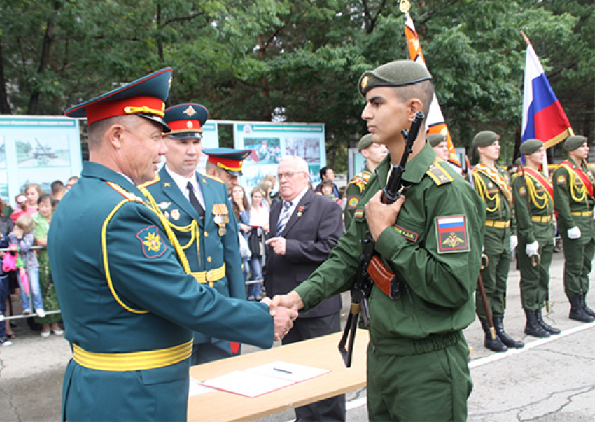 Отчисленных анапских курсантов заставят вернуть государству 400 тысяч рублей за год учёбы