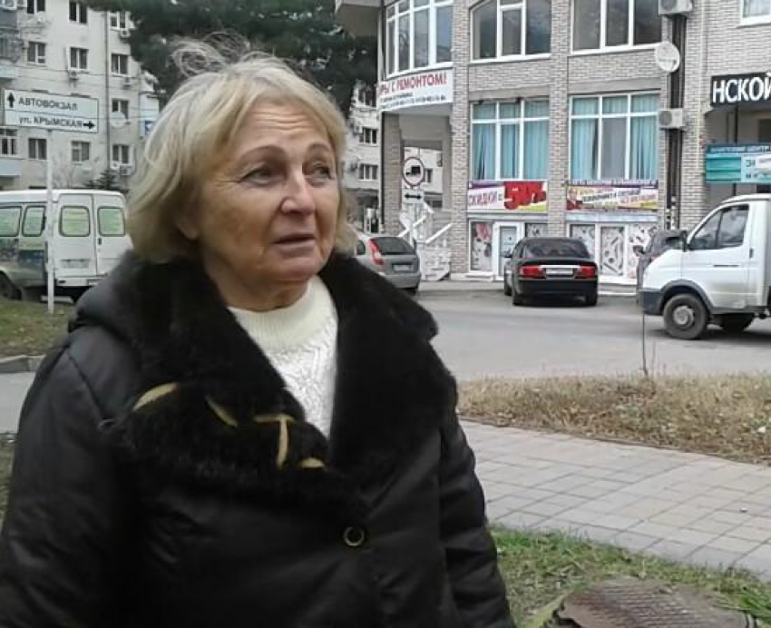 В Анапе на улице Первомайской высадили аллею из сосен