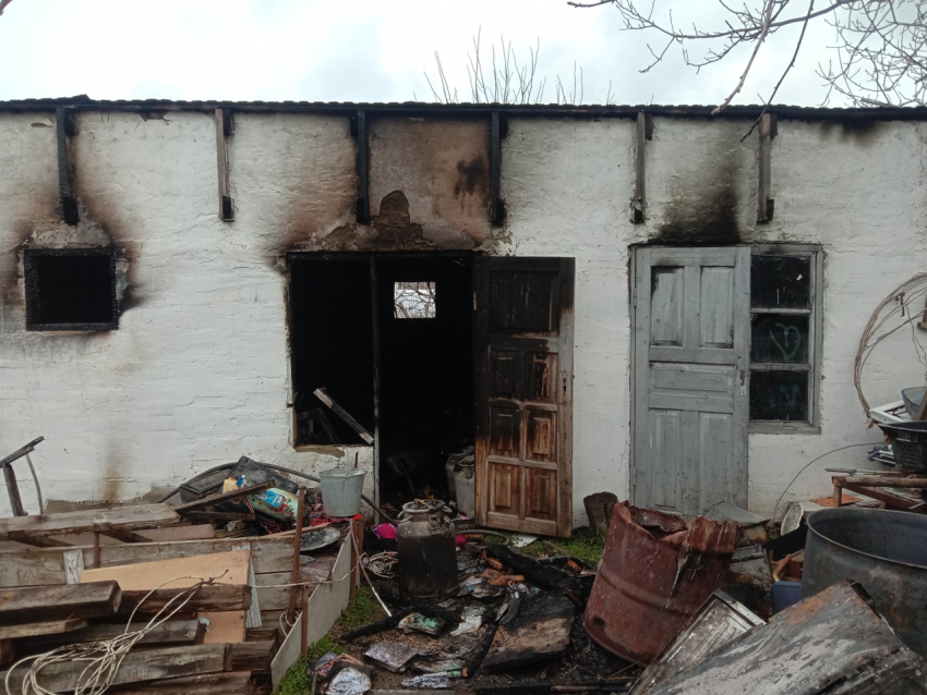 В Анапе лихач устроил опасный дрифт, а в Цибанобалке в пожаре погиб человек