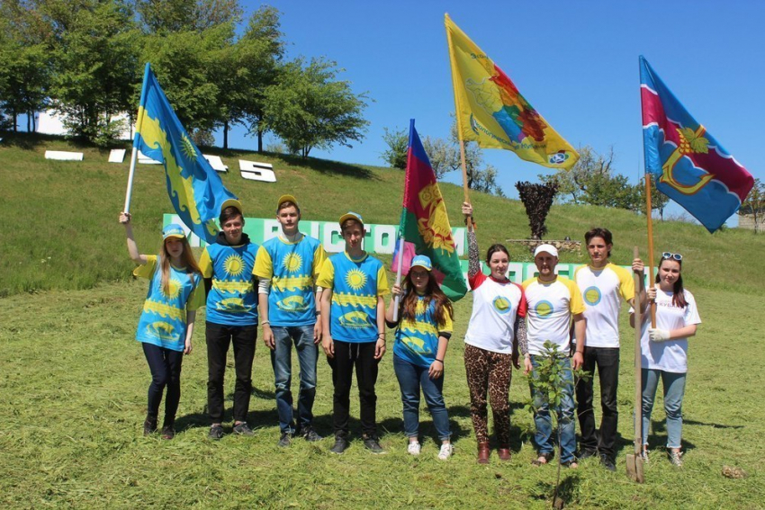 Анапские добровольцы поучаствовали в акции «Эко-поезд мира"