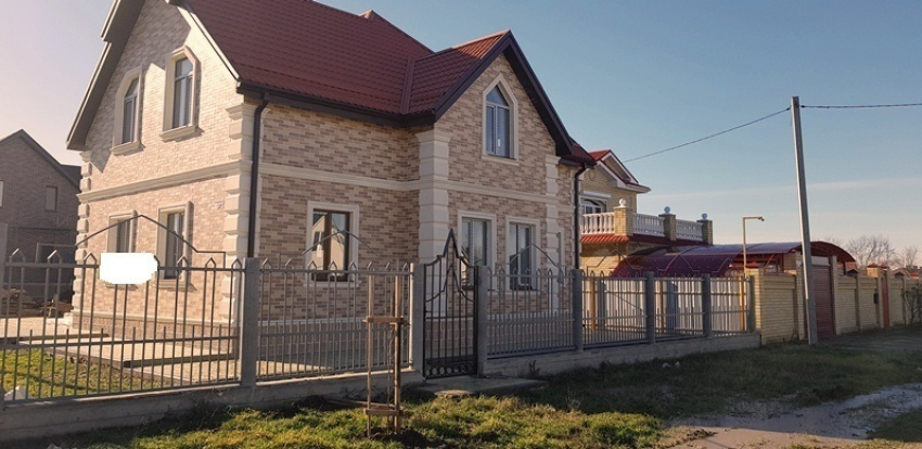 Продаётся новый 2-этажный дом общей площадью 196 кв. м