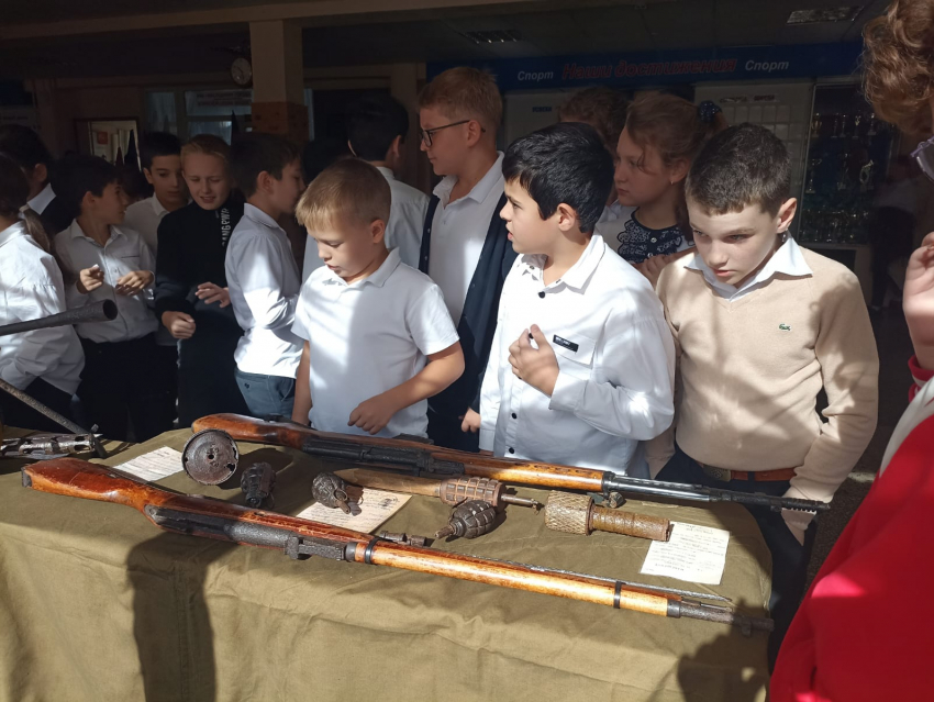 Ученикам витязевской школы Анапского района показали оружие победы