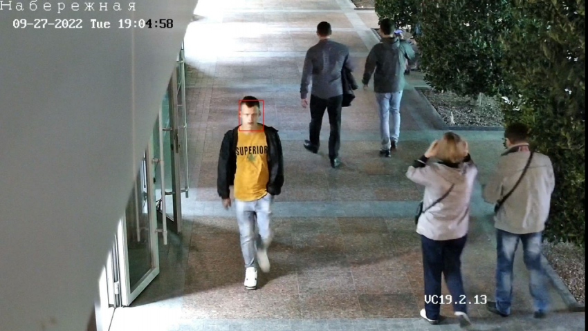 В Анапе рецидивист украл три айфона и попал под камеры видеонаблюдения