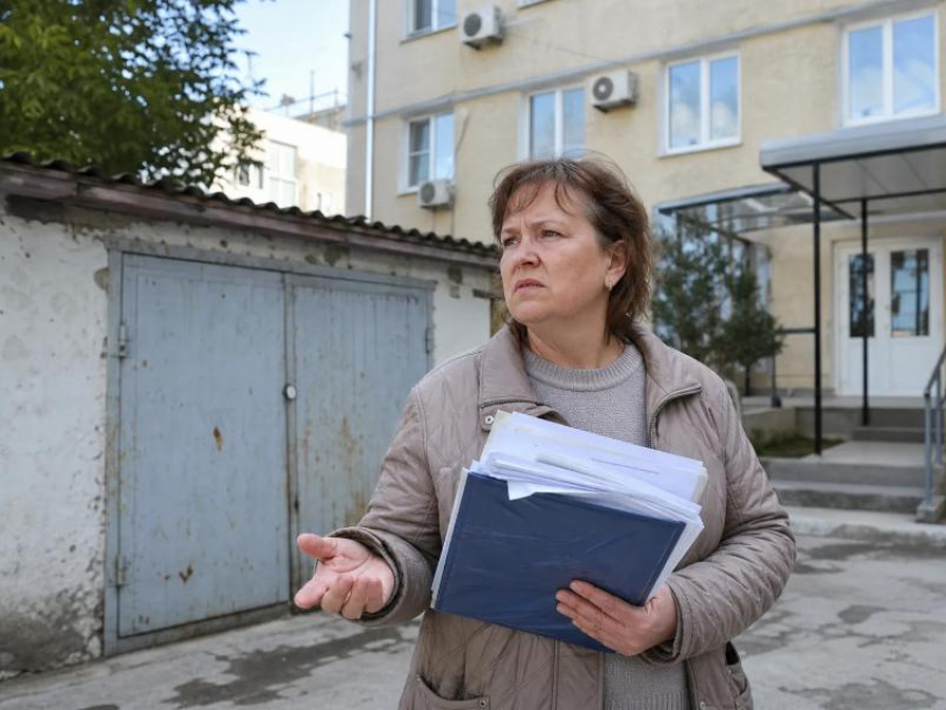 «Документы на подпись, начальник на больничном»: жительница Анапы не может получить землю под гараж