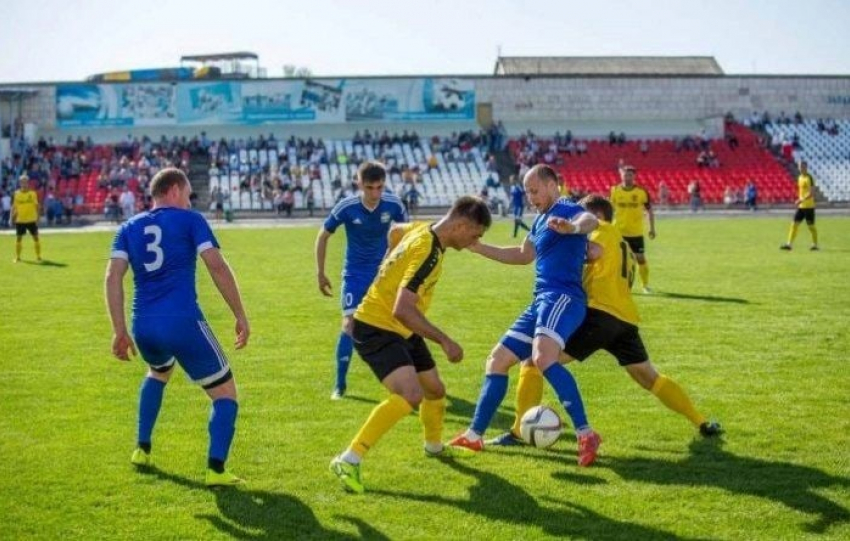 На стадионе «Спартак» пройдёт футбольный матч команд «Анапа» и «Урожай"