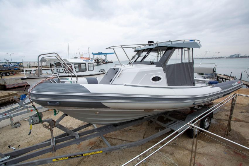 В акватории Анапы появился катер «Кальмар"