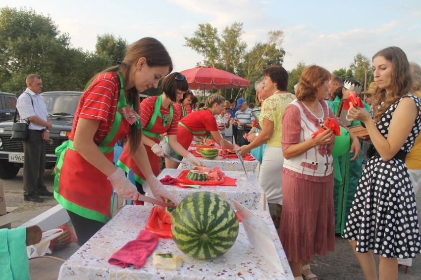 Анапчане могут попасть на праздник вина и угоститься сочными арбузами