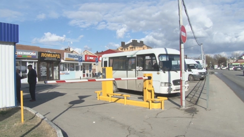 В Анапе возле Южного рынка благоустроили новую парковку