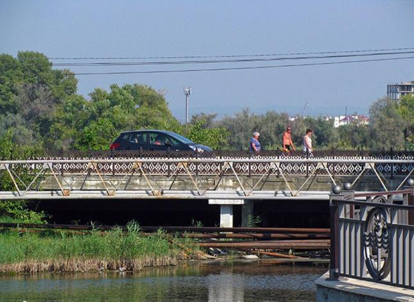 История  города: мост через речку Анапку построен ещё в далеком 1945 году