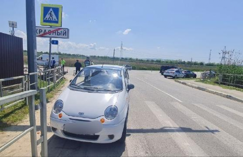 Под Анапой пенсионер сбил трёх юных велосипедистов