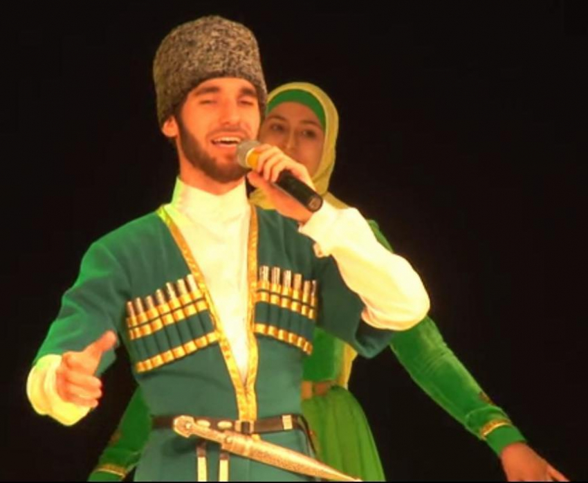 Чеченский ансамбль «Нохчо» станцевал в Анапе зажигательную лезгинку