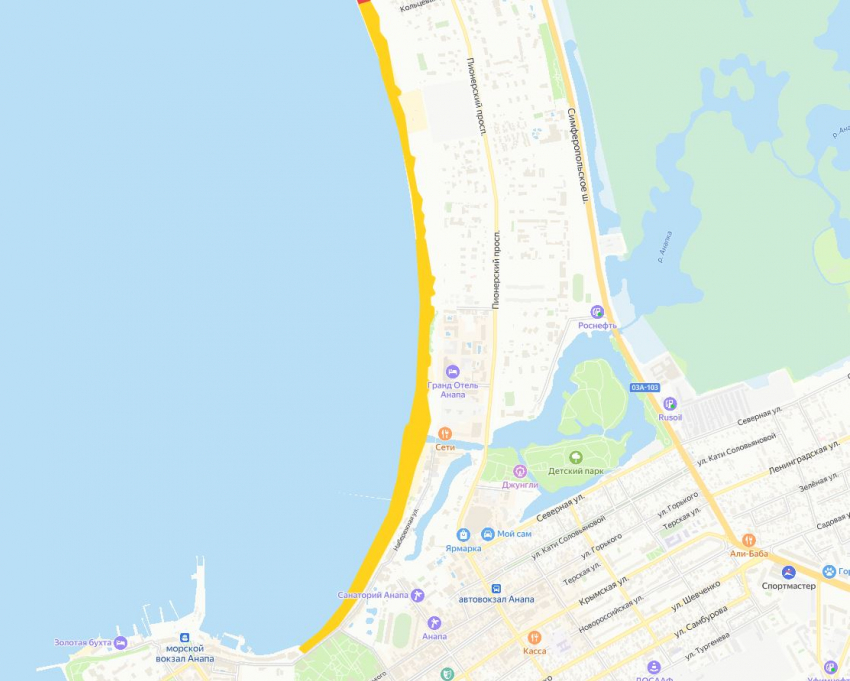  Более 3 км анапских пляжей уже очищено от мазута 