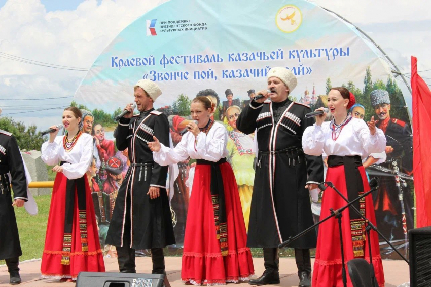 В Анапе наградили участников фестиваля «Звонче пой, казачий край»