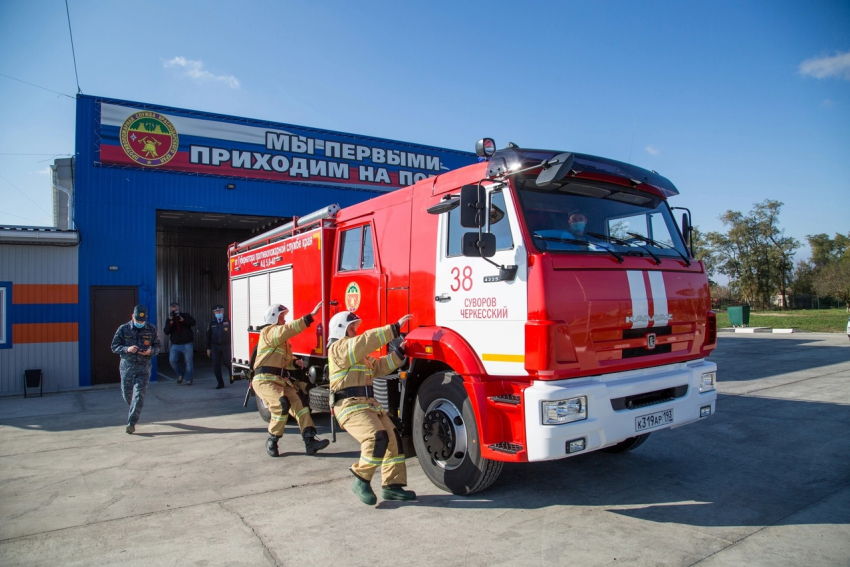 В Анапе продолжают освобождать проезды для пожарных машин во дворах