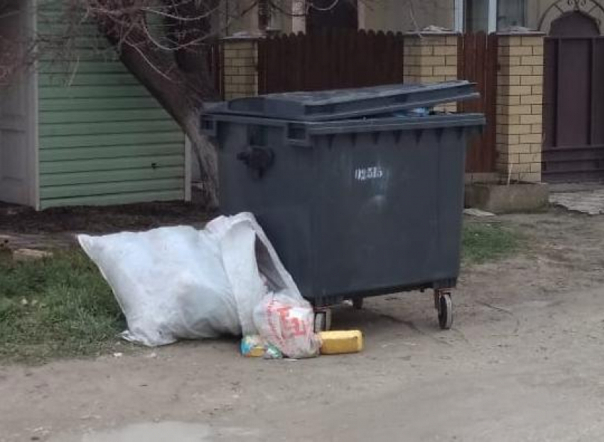 В Анапе стали работать офисы по вопросам оплаты за вывоз мусора