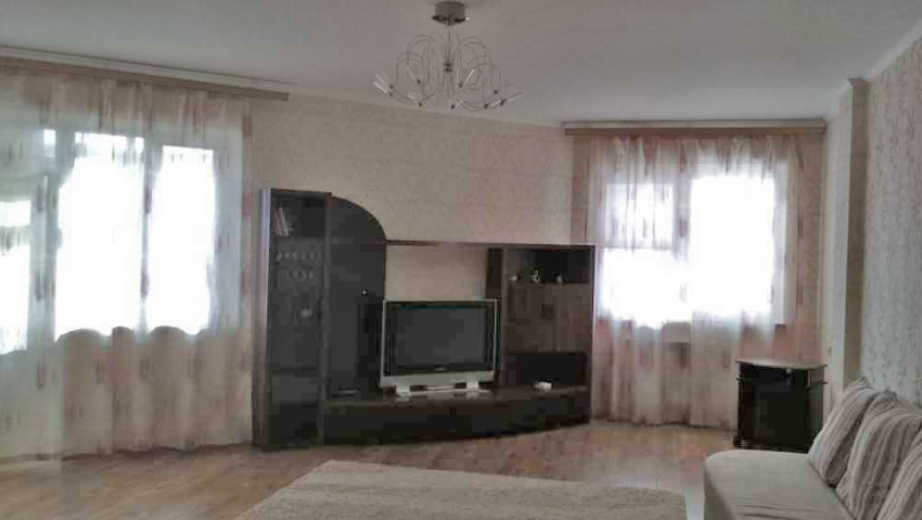 Продам 1-комнатную квартиру общей площадью 60 кв. м