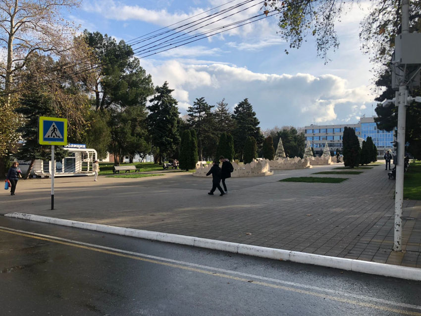 В день медведя в Анапе сильный ветер и дождь