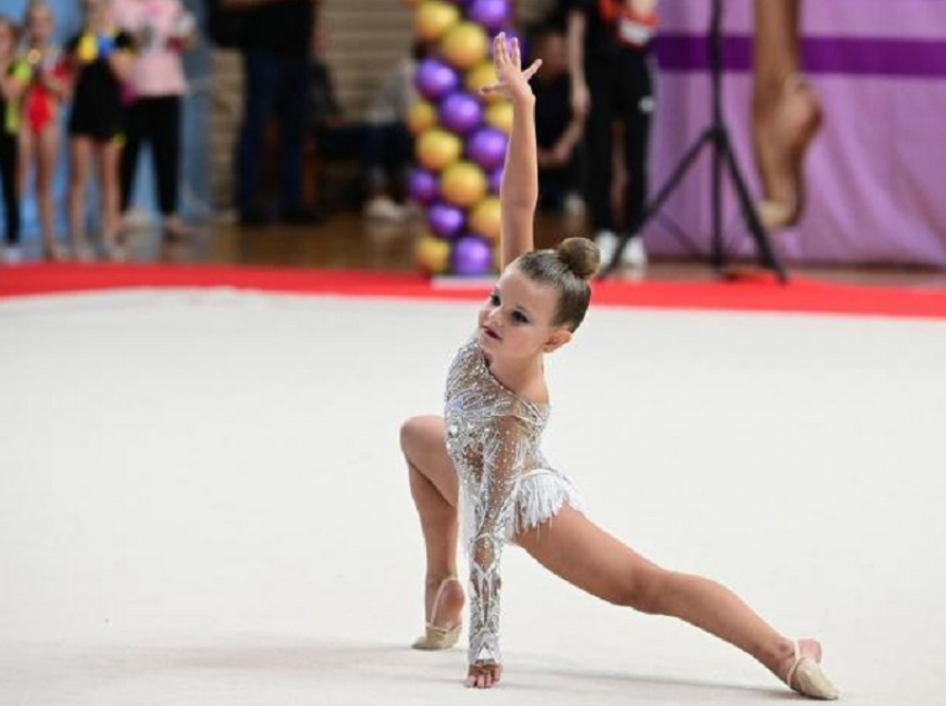 Юные анапчанки стали призерами открытого турнира по художественной гимнастике