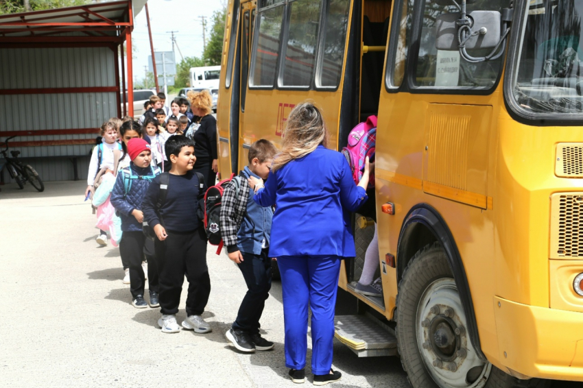 Власти Анапы хотят увеличить доплаты водителям школьного транспорта