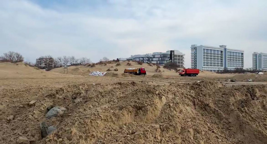 Зарытые в песок мешки с мазутом в Анапе: правда или ложь