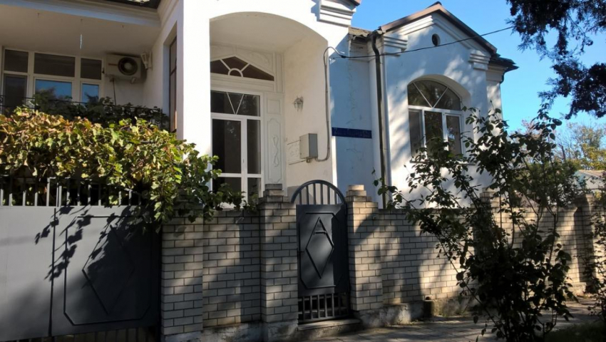 Продаётся роскошный дом в 500 м от моря
