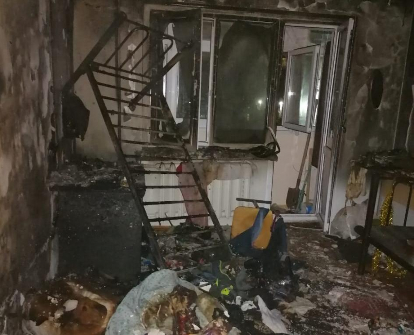 Только что, 12 января, в Анапе на улице Чехова сгорела квартира