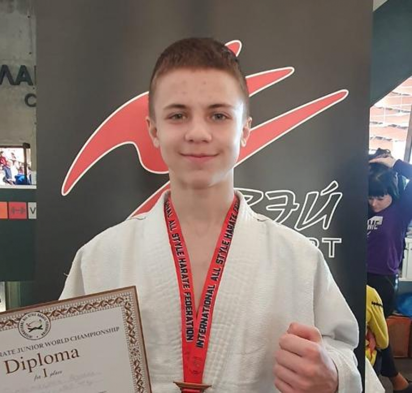 Богдан Сарсаматян стал Чемпионом мира по всестилевому каратэ