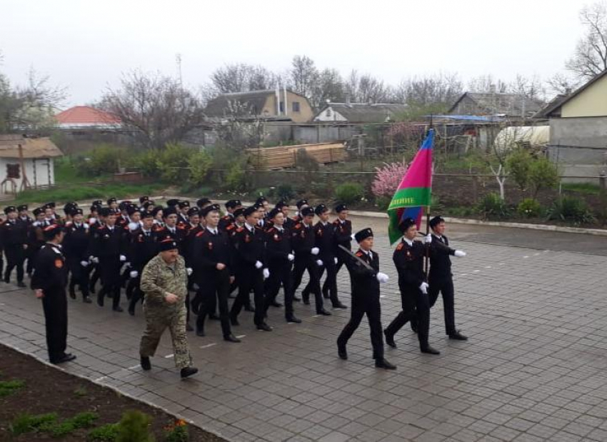 Анапские казачата готовятся к параду в Краснодаре 