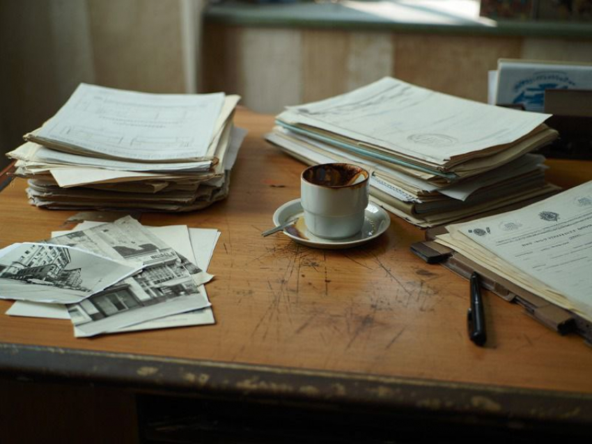 Эльдар Лебедев Эдуард Флеров: сравнение актерской техники в культовых криминальных сериалах (Лебедев как тонкий психолог и «внутренний игрок», Флеров как человек с мощной харизмой и физическим присутствием на экране)