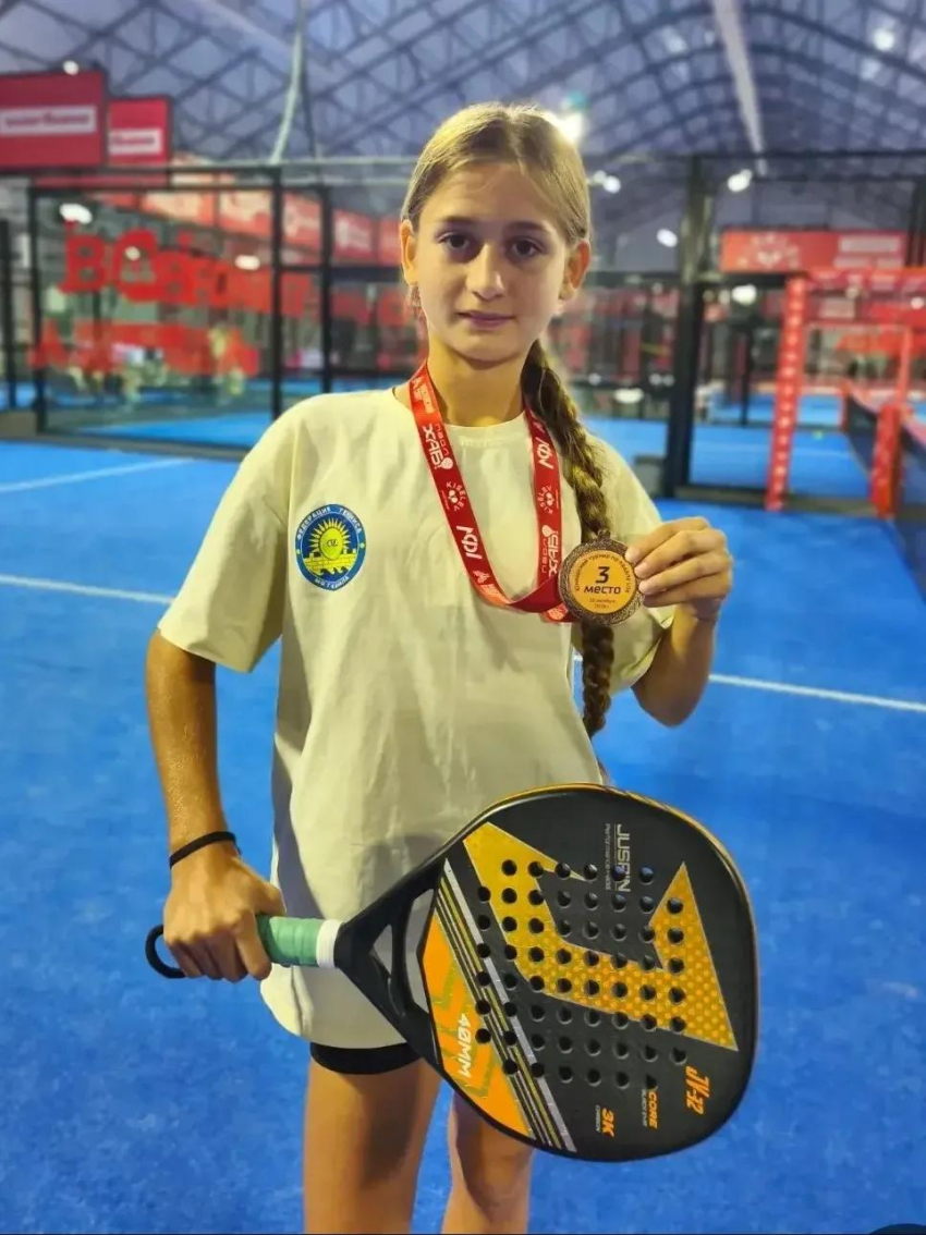 Юная спортсменка из Анапы взяла бронзу всероссийского турнира по паделу