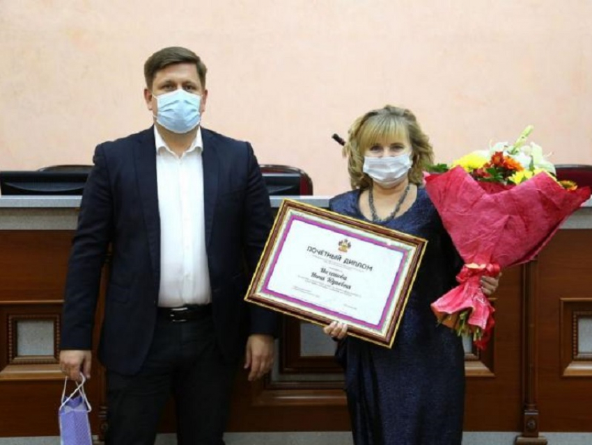 Анапчанку, воспитывающую 14 детей, наградили Почетным дипломом губернатора
