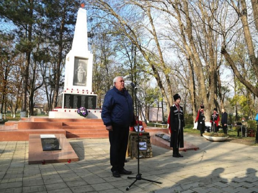 В Гостагаевской захоронили останки военных летчиков