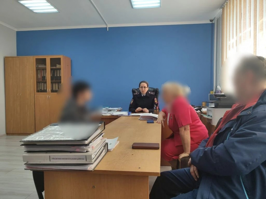 Недостойное поведение подростков у храма выявили полицейские Анапы