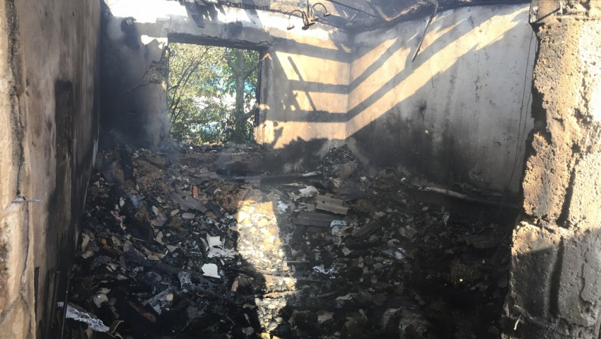 ЧП: в Чеконе под Анапой дотла сгорел жилой дом