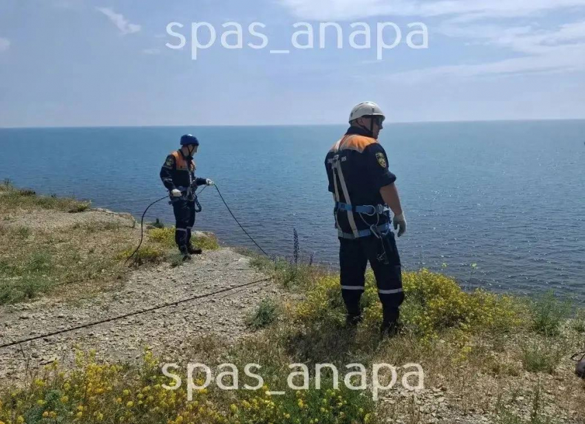 На Высоком берегу Анапы устранили угрозу обрушения камней