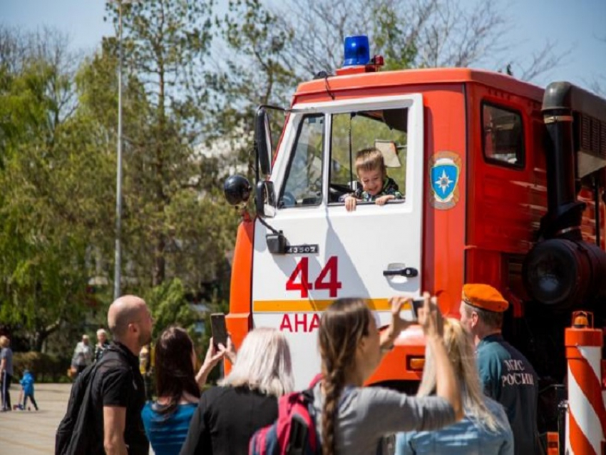 Пожарные Анапы провели День открытых дверей