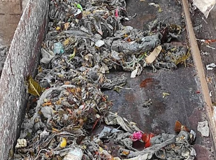 «Это не мусоропровод»: анапчан призвали не выбрасывать мусор в канализацию