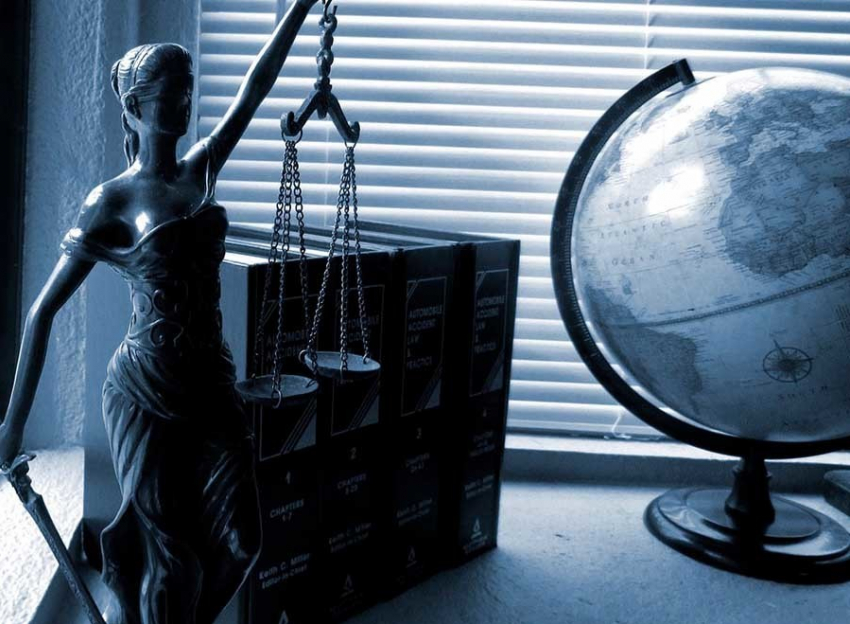 Понадобилась помощь адвоката? Ищите в справочнике!