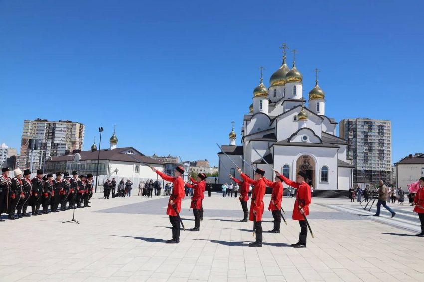 В Анапе отметили День реабилитации кубанского казачества