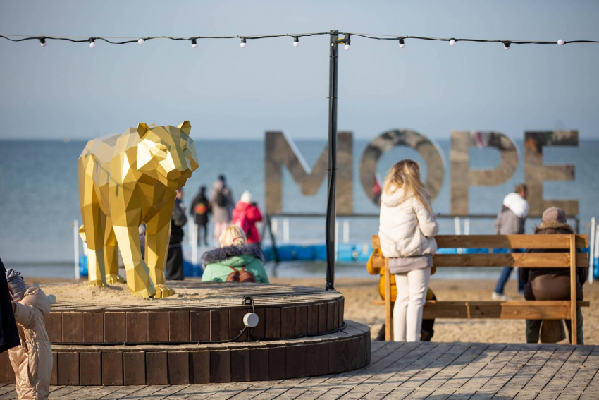 Первый день Нового 2022 года синоптики обещают дожди и усиление ветра