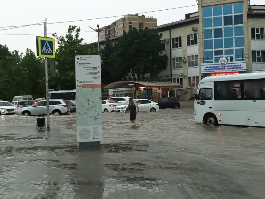 Только что: на Анапу обрушился мощный ливень