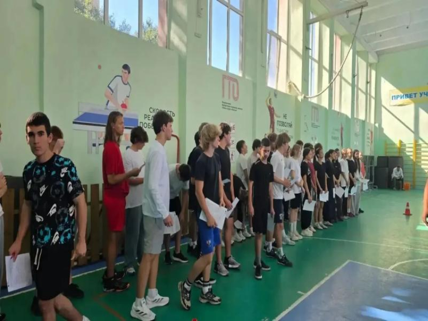 Старшеклассники школы №2 сдали нормы ГТО: бег, подтягивания и спортивный азарт