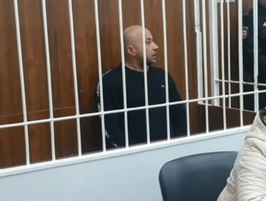 Сутенер за решеткой: анапский суд арестовал главаря группировки