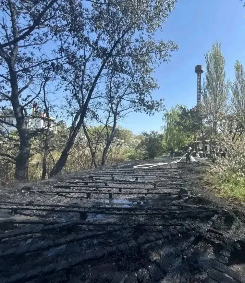 В Анапе произошёл пожар в парке аттракционов «Джунгли»