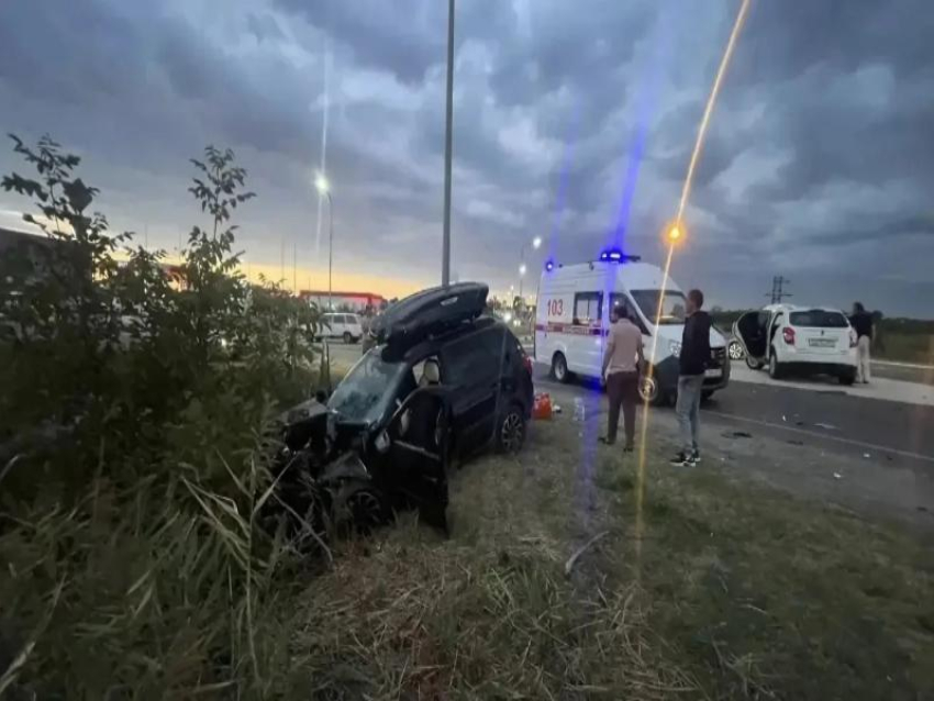 Поворот налево обернулся аварией: на трассе под Анапой пострадали три человека